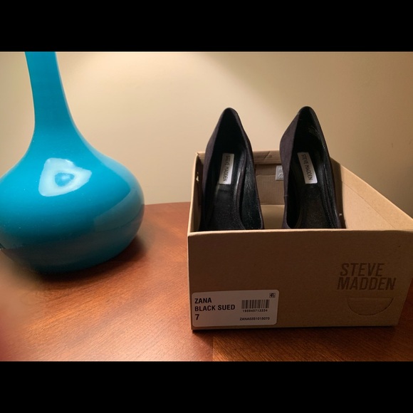 Steve Madden Suede Pumps - Picture 3 of 3
